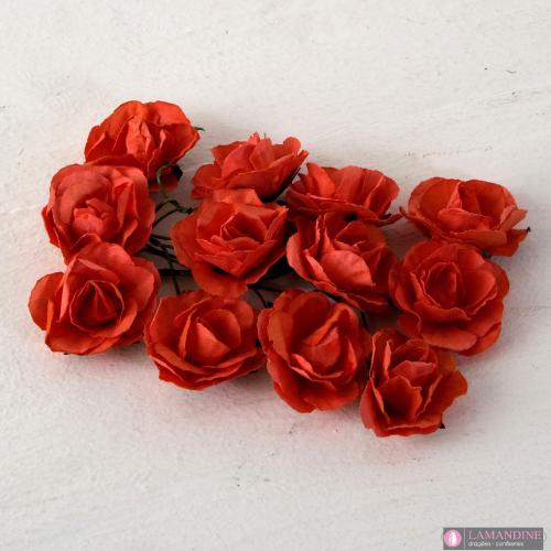 12 fleurs de papier rouge